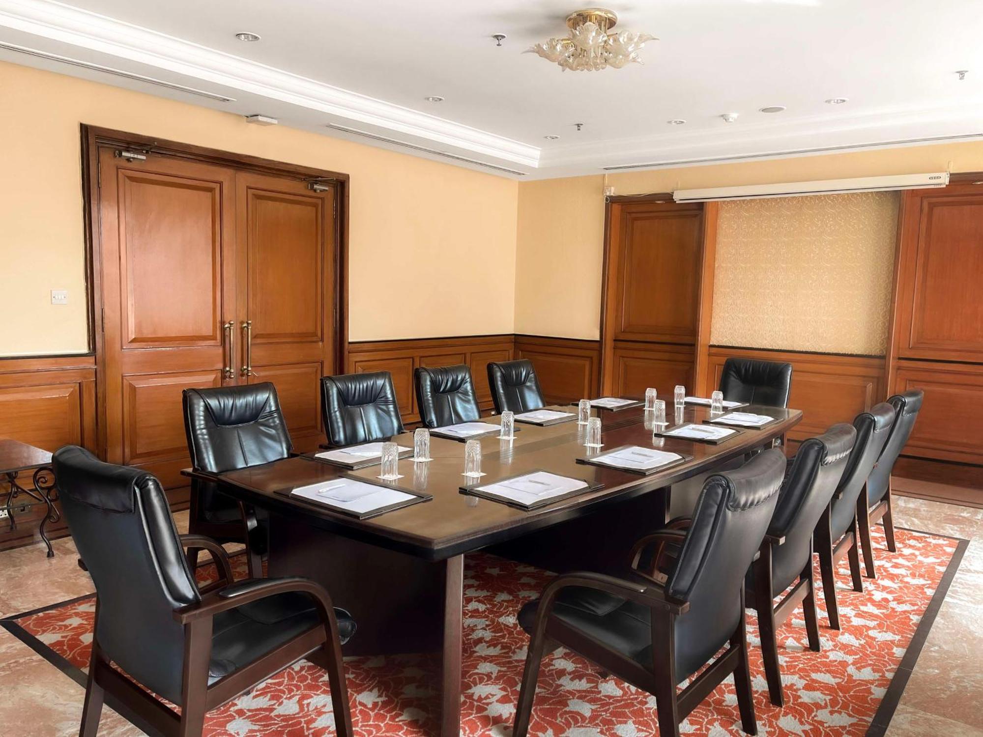 Radisson Hotel Катманду Экстерьер фото