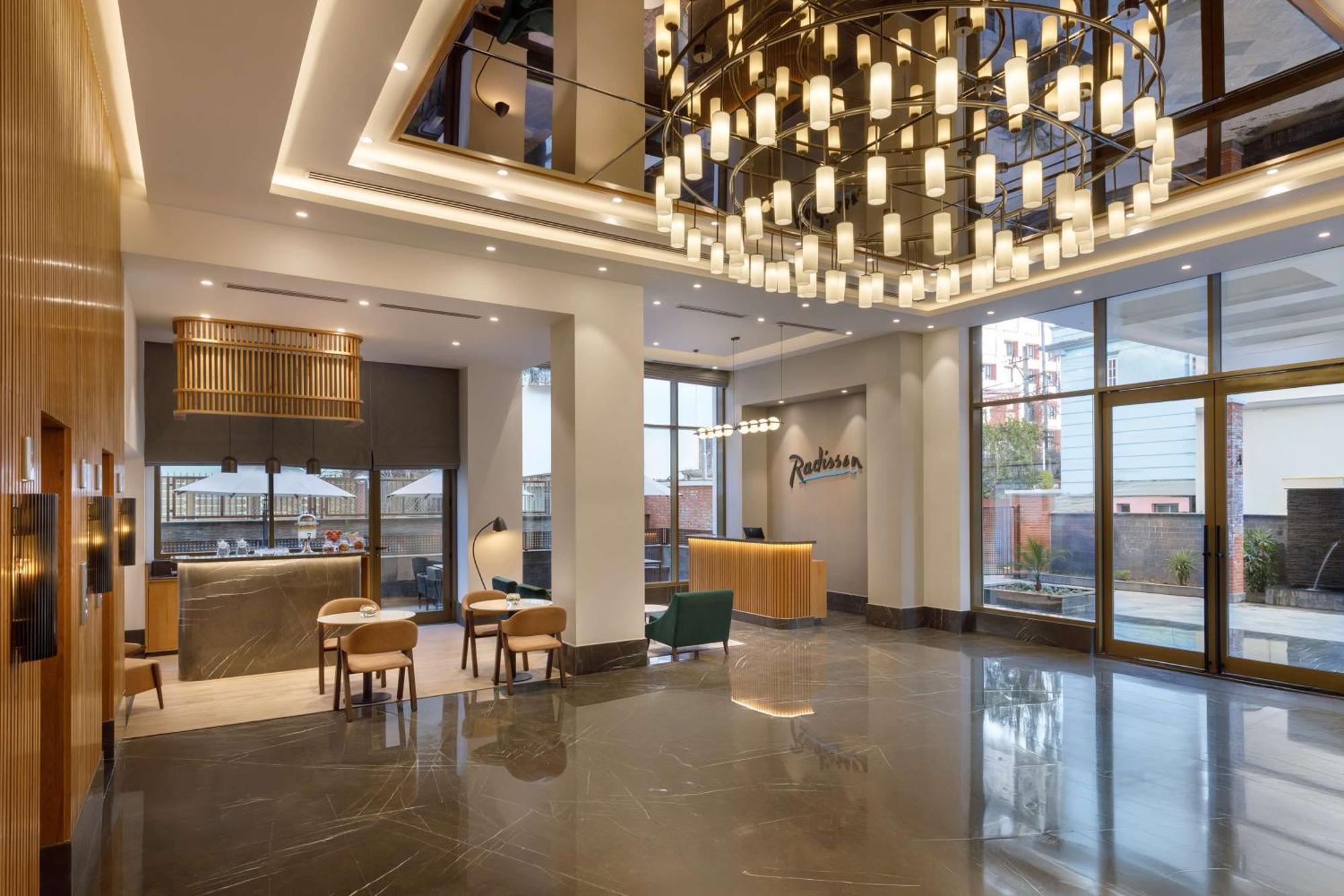 Radisson Hotel Катманду Экстерьер фото